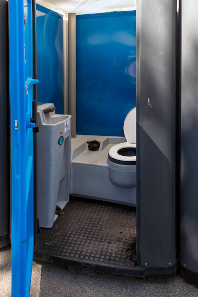 Best Porta potty delivery and setup  in Chapman, KS